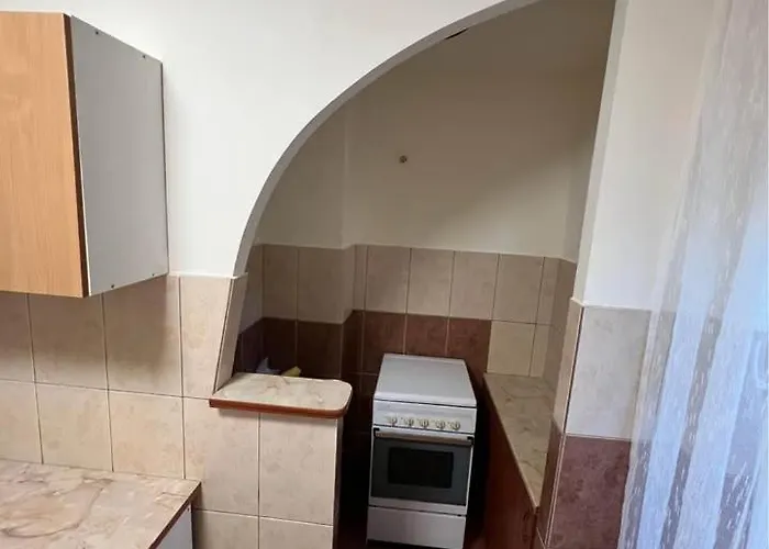 Please Gazde/Camere de închiriat *